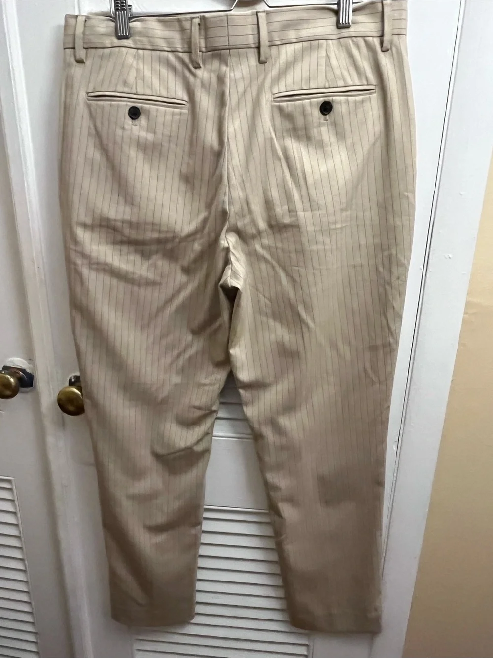 Banana Republic Men's Beige Pinstripe Trousers Pants. Size 34X32. Tailored Fit